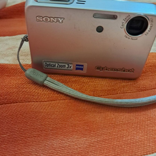 Sony Cyber-shot DSC-T3 digital camera like new, 5.1 Mp