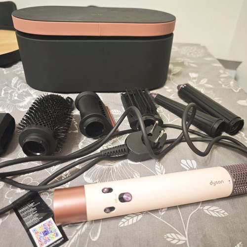 Dyson HS08 Airwrap i.d Straight + Wavy hair styler like new, rose gold