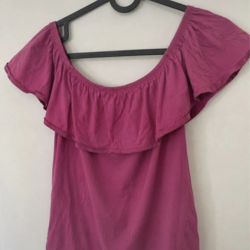 Off Shoulder Blouse magenta, like new, size L