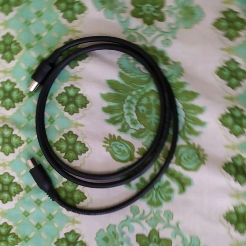 TV antenna cables like new, pack of 3 pieces