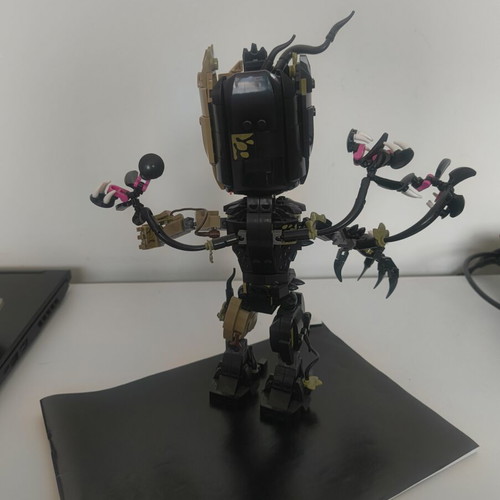Groot Becoming Venom constructor like new