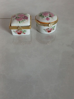 Porcelain boxes used, set of two