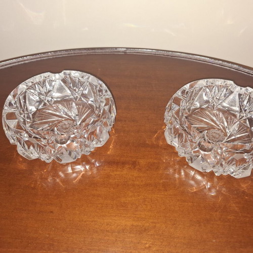 Vintage crystal ashtrays set like new with pinwheel cut design