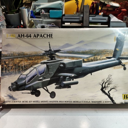 AH-64 Apache model kit 1/48 scale new, Heller (Airfix)