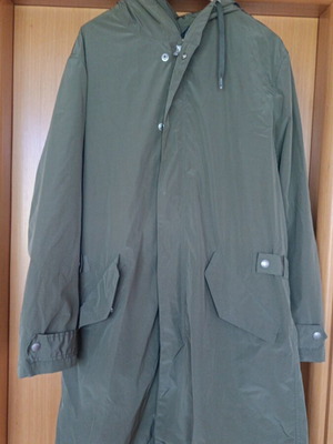 Mango trench coat like new, windproof and waterproof, size L, green