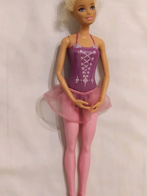 Plastic ballerina doll like new