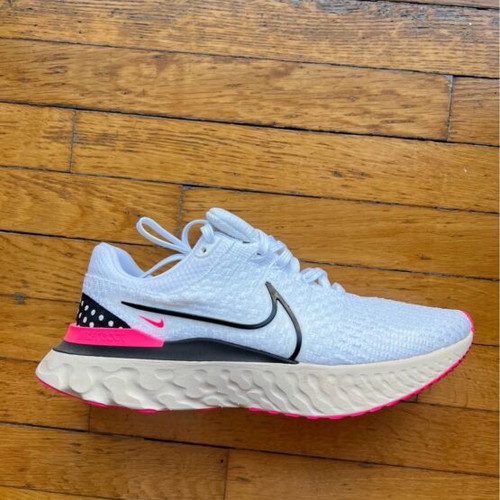 Nike Infinity athletic shoes new, size 43, white