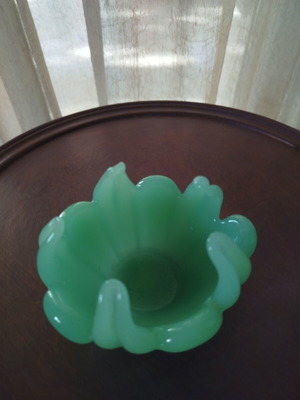 Viking Lotus Bowl green opaline, like new, Italian Murano 1970