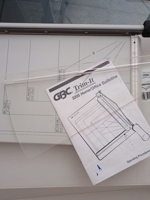 GBC Trim-it 3205 Guillotine paper cutter like new
