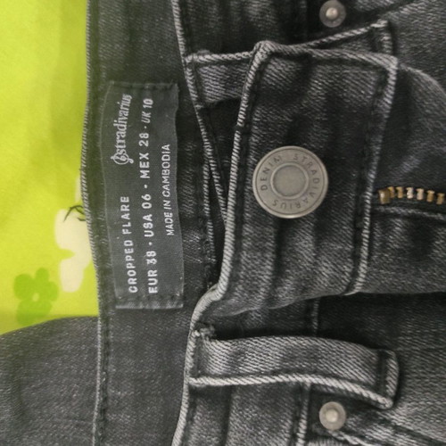 Stradivarius jeans pack of 15 or separate 10, cropped flare 38 and slouchy 34
