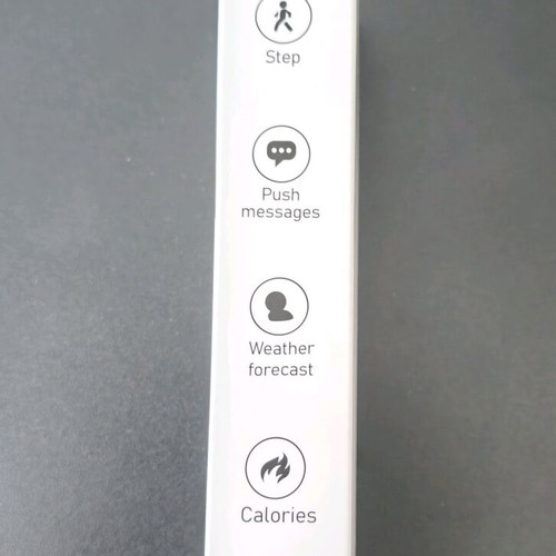 Smart watch new with silicone strap and HD touchscreen