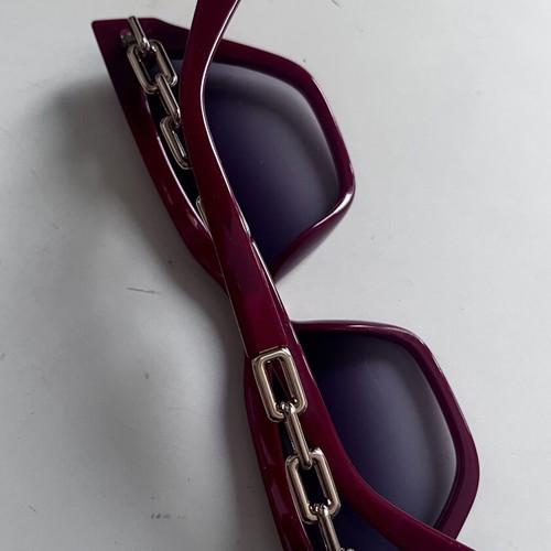 Cat Eye Sunglasses like new, red frame with decorative chains, UV400