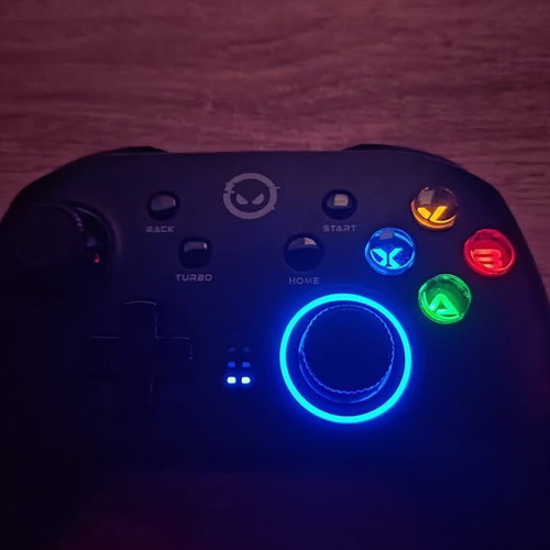 Lorgar TRIX‑510 wireless gamepad used for PC, Android, iOS, Switch, PS3