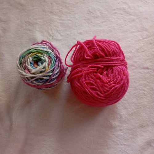 Acrylic yarn fuchsia and multicolor 300 grams like new