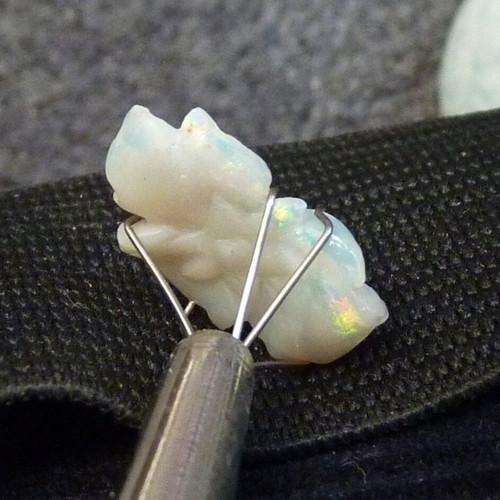 Australian Opal carved precious stone, new, 3.5 carats