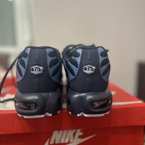 Nike Air Max shoes new, black and purple, size 46