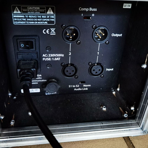 Rack unit with preamplifier and equalizer in excellent condition