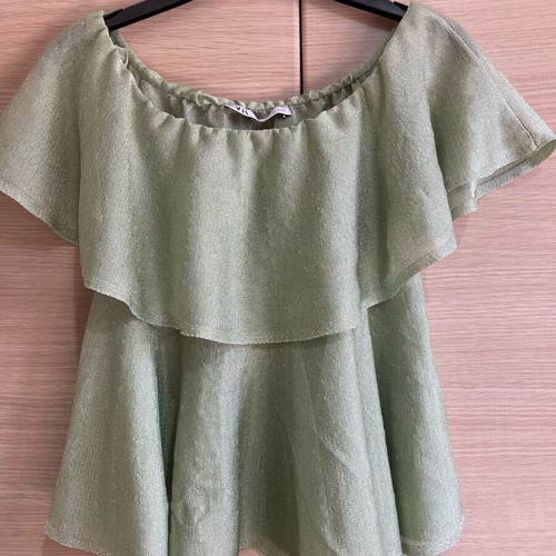 Zara shiny blouse like new, size M