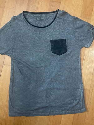 Pull & Bear t-shirt gray like new, size L with pocket