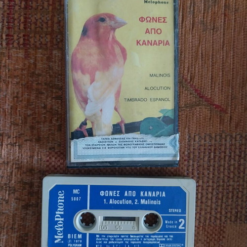 Cassette with canary sounds used