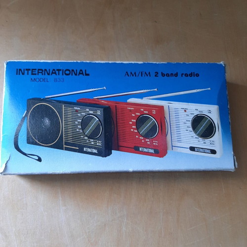 International Model 833 Vintage Portable Radio like new