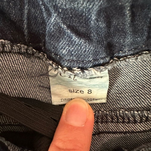 Girls' jeans size 8 years, 128 cm, like new with embroidered patches