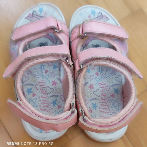 Disney sandals size 26 used with lights, pink