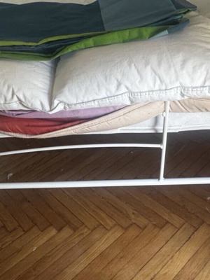 Half-double bed with mattress