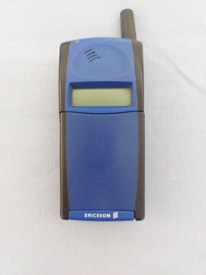Ericsson GF768 vintage mobile phone from 1990s