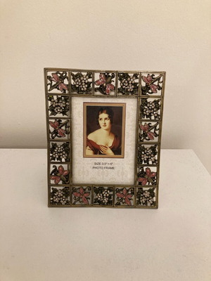 Metal photo frame used 13.6x15.5cm with decorative details