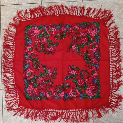 Red scarf with flowers and fringes like new
