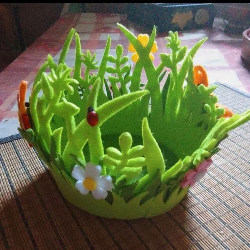 Handmade Easter decorative basket like new