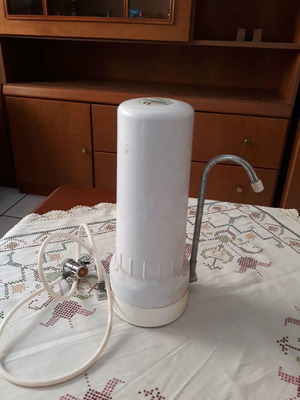 Φίλτρο νερού άνω πάγκου μεταχειρισμένο με 2 καινούρια ανταλλακτικά