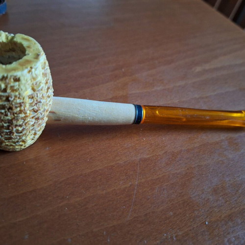 Missouri corn tobacco pipe new, un-smoked, without filter