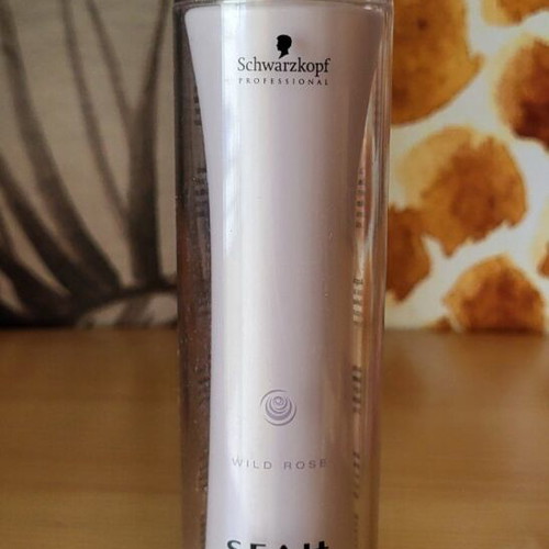 Schwarzkopf Seah shampoo used 200ml with rose bath scent