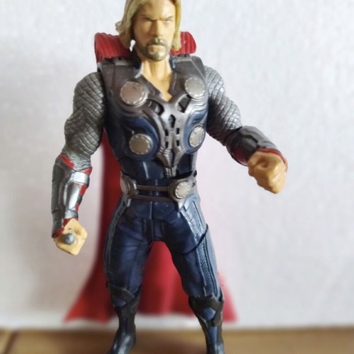 Thor action figure 16cm used, without hammer