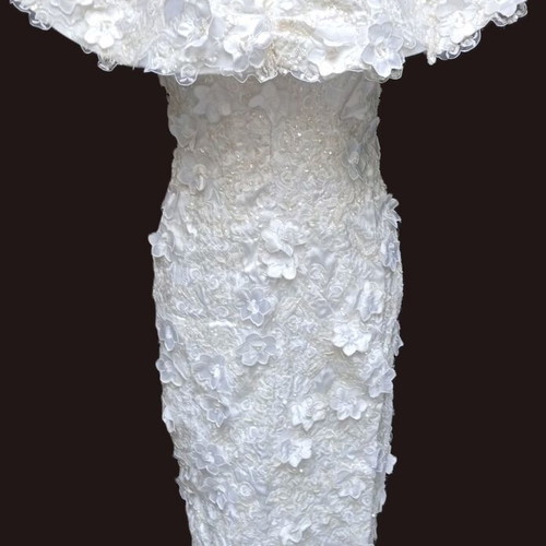 Kipour wedding dress with embossed lace hand-sewn like new
