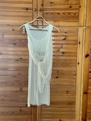 White dress Medium like new made of maco fabric
