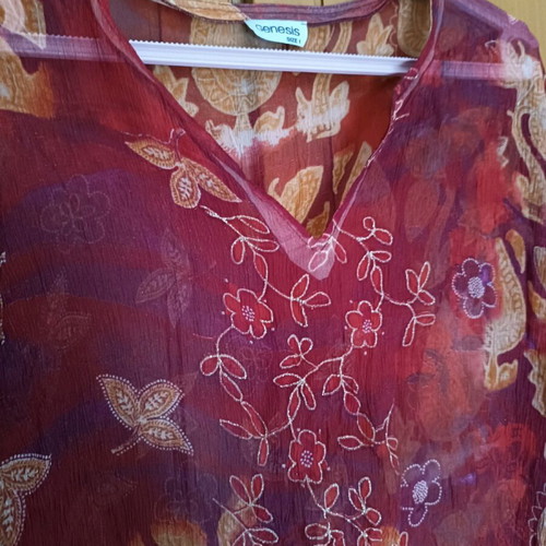 Genesis tunic like new, size M, burgundy-red-brown-beige with gold