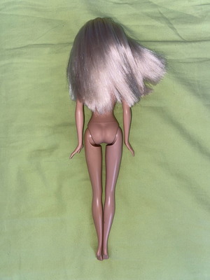Barbie 2000s doll like new