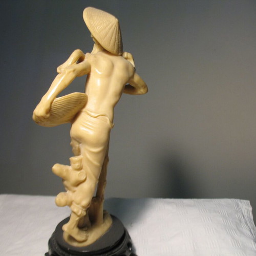 Bone figurine, excellent sculpture.