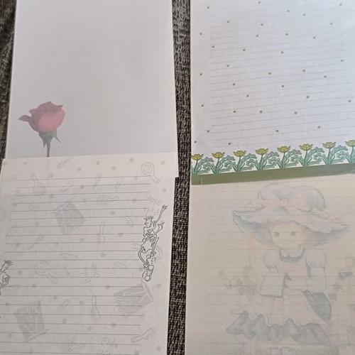 Vintage letter set like new, 23 sheets, 6 envelope sets, 2 covers