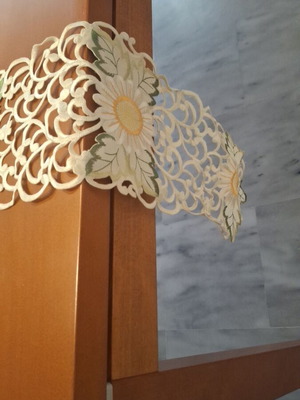 Table runner like new