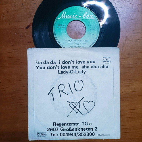 Trio 45rpm vinyl used, pop