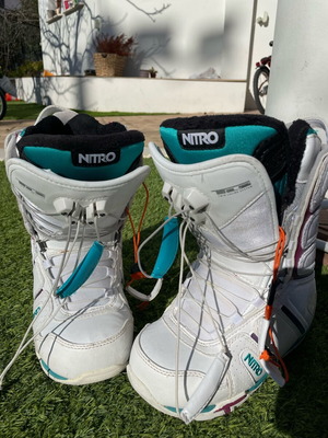 Nitro Crown TLS snowboard boots like new, size 36.5