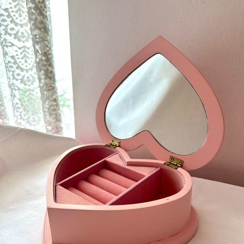 Heart-Shaped Jewelry Box new