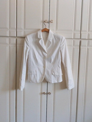 Women's white jacket, like new, slightly worn, size M