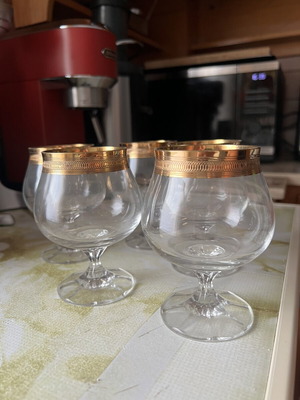 Cognac glasses like new, set of 5 with gold detail