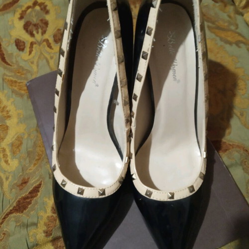 Patent leather pumps used size 39, 11 cm heel, black