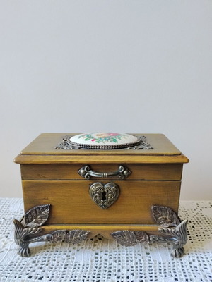 Wooden jewelry box vintage style